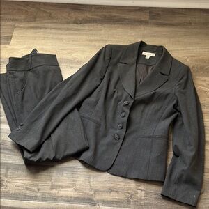 Nordstrom CASLON Charcoal Gray Women's Suit Set Size 6 Pants and Jacket